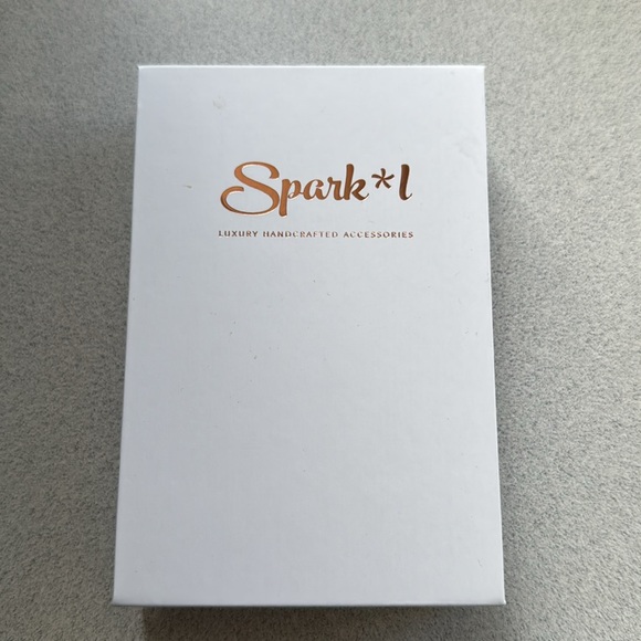 Sparkl Rose Gold Leather Apple Watch (38/40/41) Band XS - Picture 4 of 4